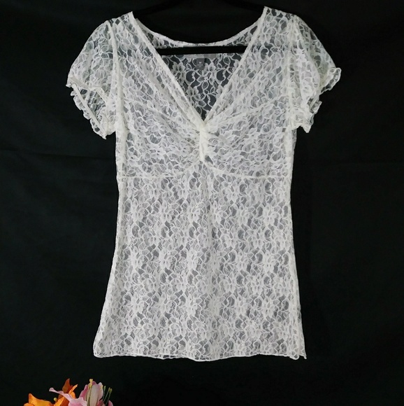 style that works Tops - 🎈Style That Works White Lace V Neck Top Size M